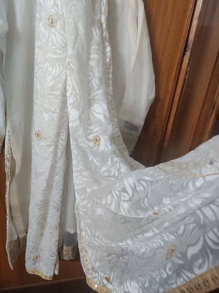 White dress and baroshia dupatta 4