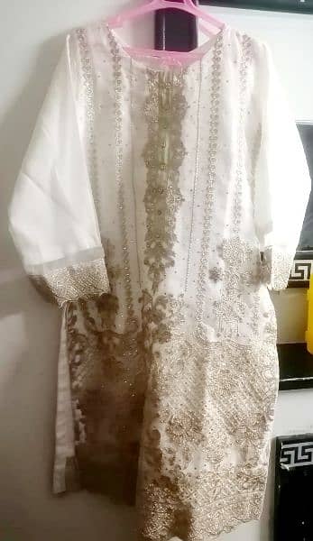 White dress and baroshia dupatta 11