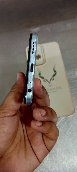 VIVO y33s condition 10/8 set & charger only 0