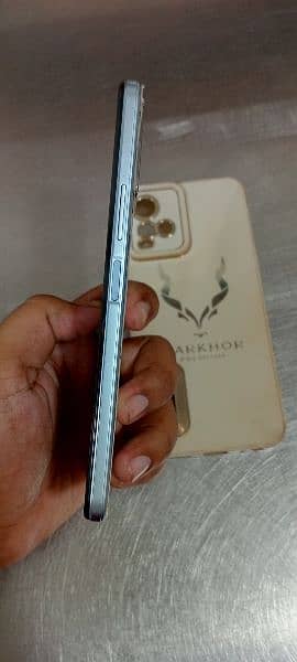 VIVO y33s condition 10/8 set & charger only 7