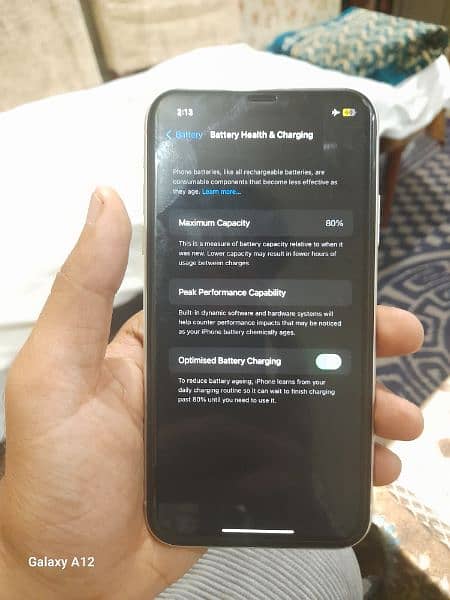 iphone 11 jv 64 gb 9/10 condition i0 battery health 3