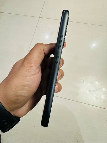 Samsung A54 8-128gb in black color 2