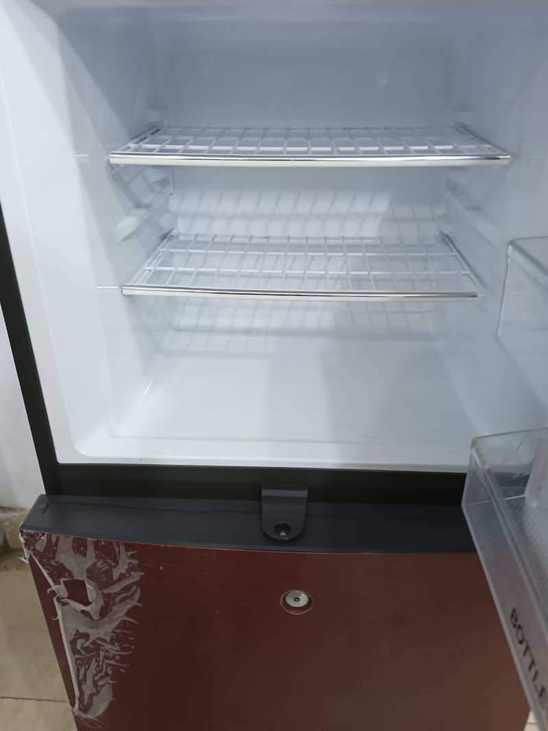 Haier fridge Small sizeee (0306=4462/443) lush set 7