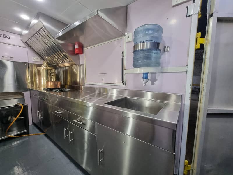 Food Truck With Luxury Mettalic IN-built kicthen for Sale 6