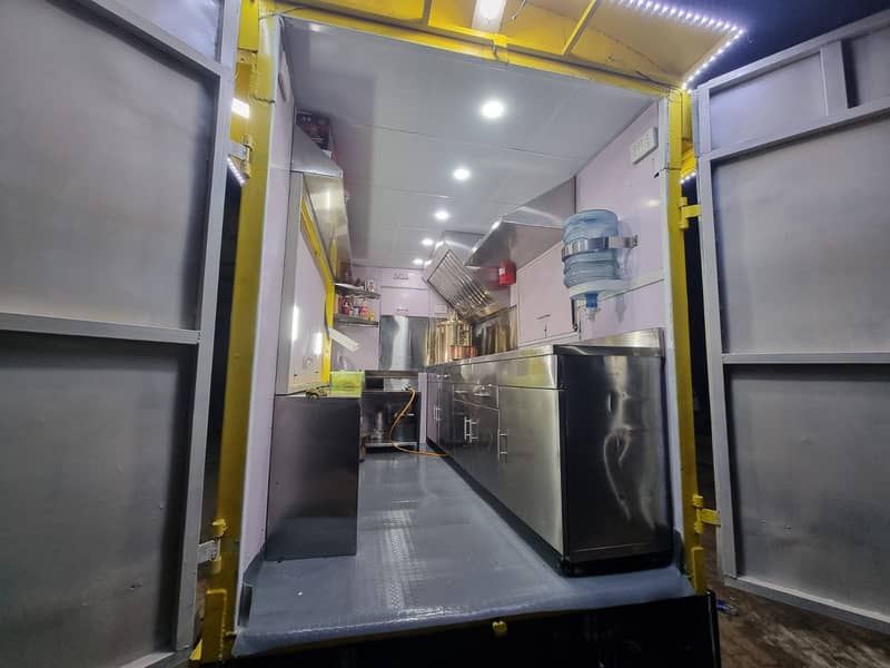 Food Truck With Luxury Mettalic IN-built kicthen for Sale 8