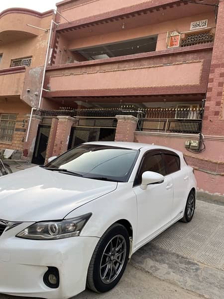 lexus ct200h 4