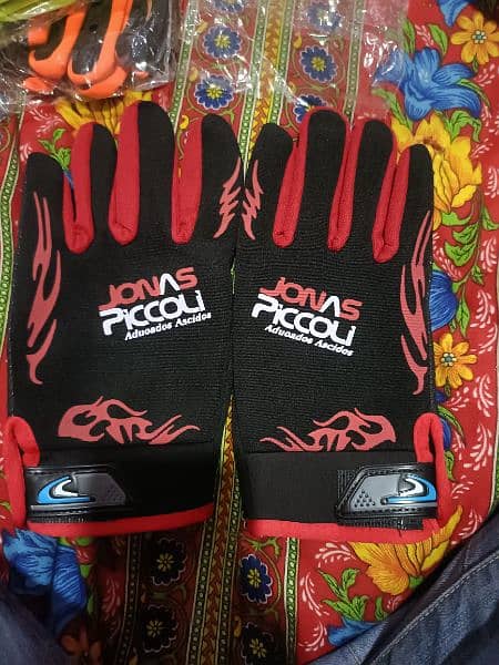 new gloves for red colour 0