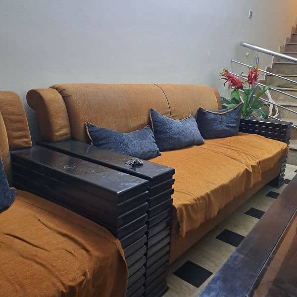 sofa set with table for sale 45000 tahosand 1