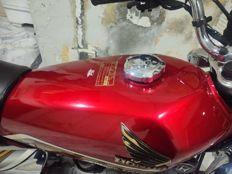 Genuine Fuel Tank and side covers 1