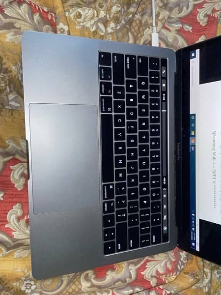 MacBook Pro 2017 model 1