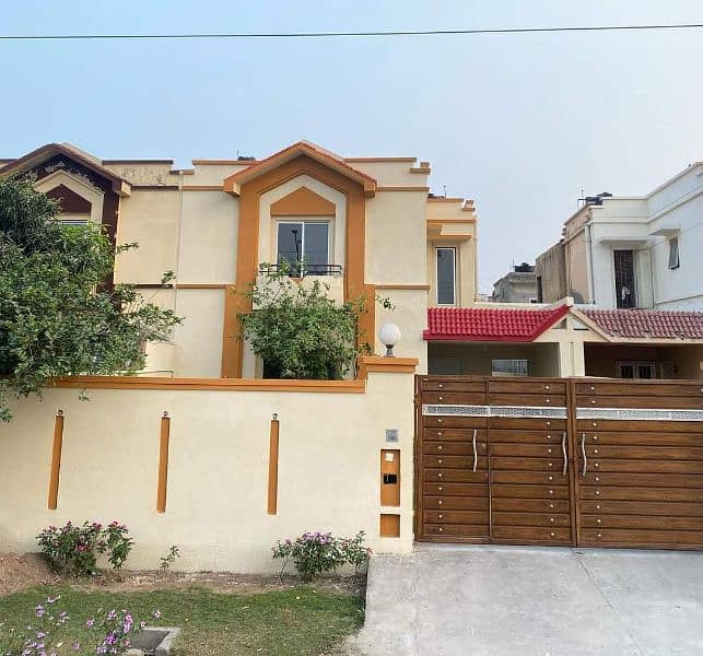 10 Marla house For Rent Edan Value home Lahore 0