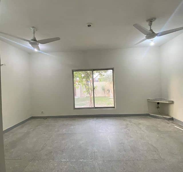 10 Marla house For Rent Edan Value home Lahore 4
