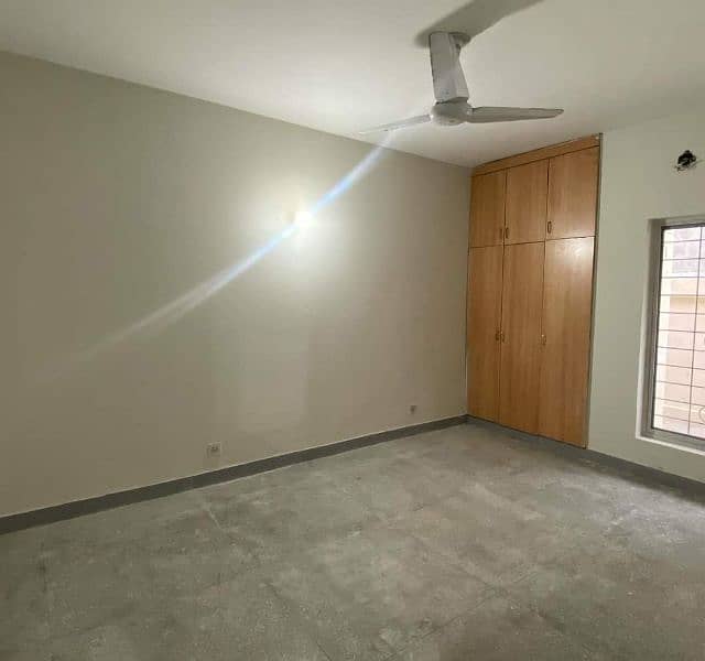 10 Marla house For Rent Edan Value home Lahore 8