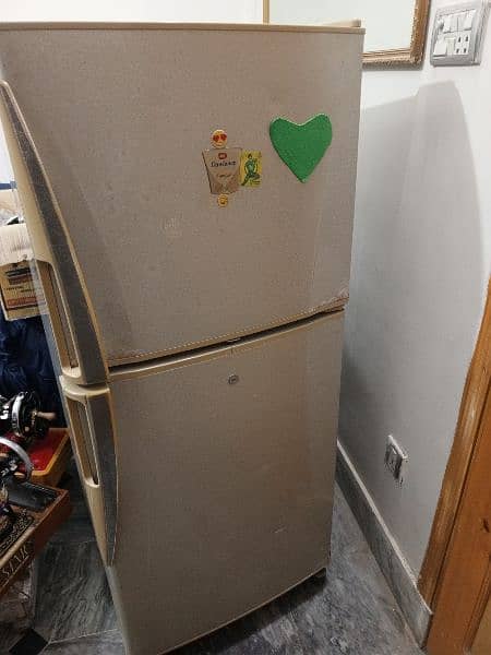 Dawlance fridge | medium sized refrigerator 0