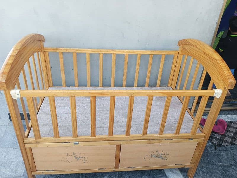 imported light weight ash wood baby bed 2