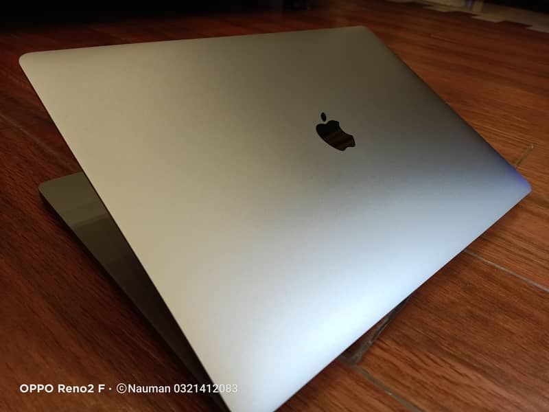 MacBook Pro2019,16"Display,Core i7,16GB RAM,500GB SSD,4GB AMD Radeon 8