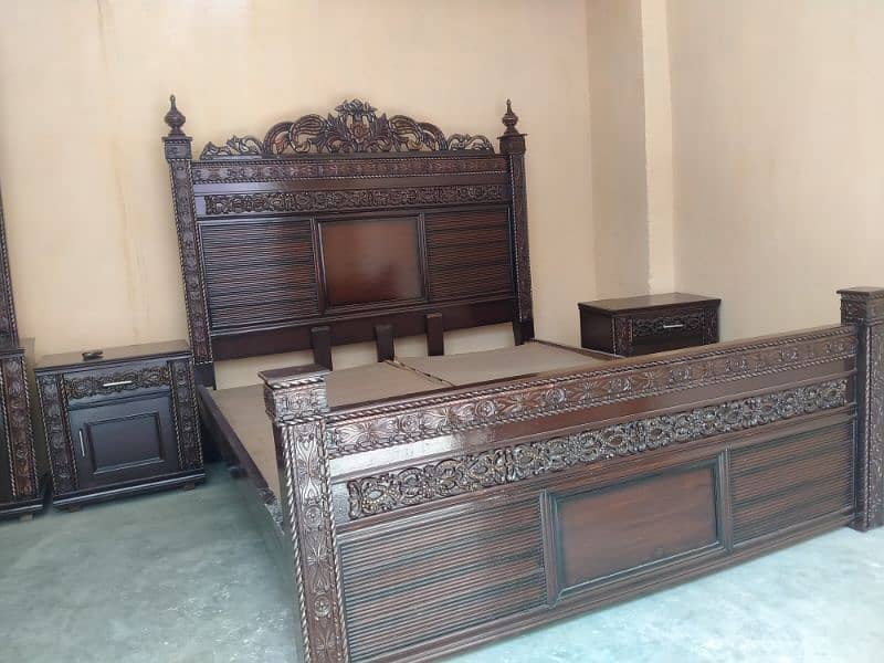 1 king size bed 2 side tables and 1 dressing tables 7