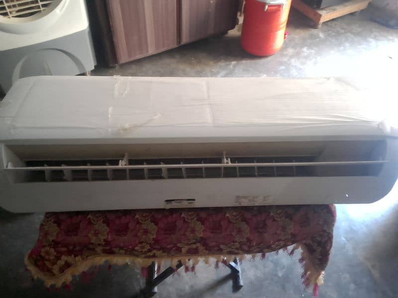 SPLIT AC 10/10 USED ONLY FOR 3 MONTHS 1