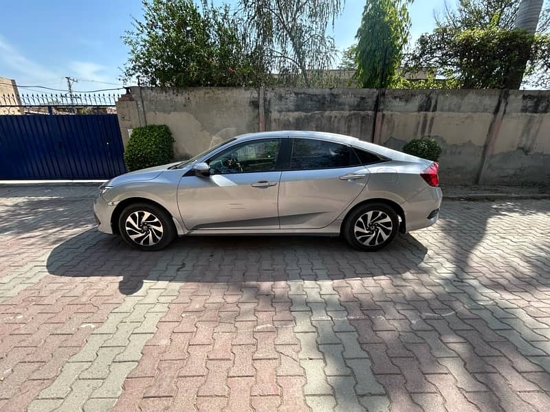 civic 2019 in good condition 5