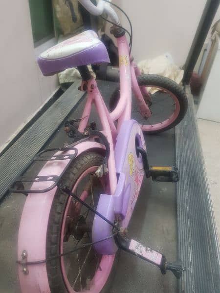 new kids bicycle in excellent condition 2