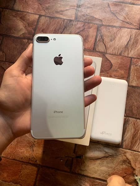 iPhone 7 Plus pti approved 10/10 condition & box and powerbank free 2