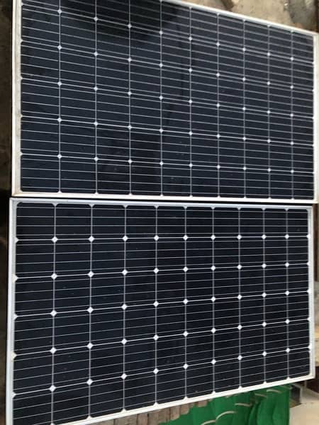 2 penals 250 watt solar panels 2