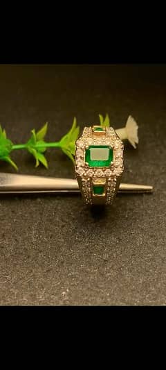 Natural Emerald in 925 pure silver Amazing Design Ring