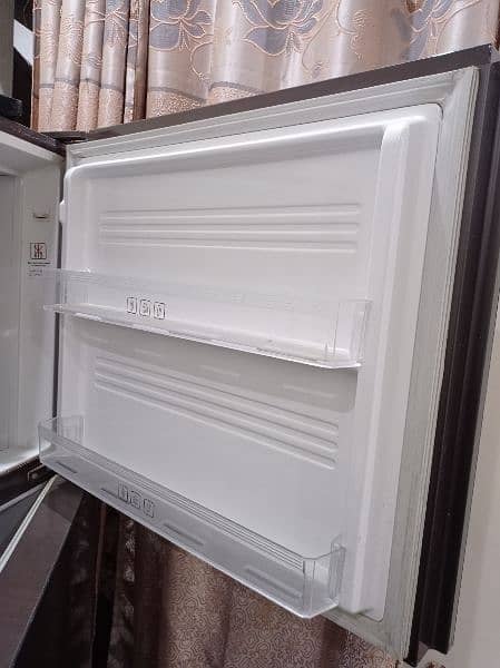 Kenwood KRF-480 GD Full Size Persona Glass Door Refrigerators 2