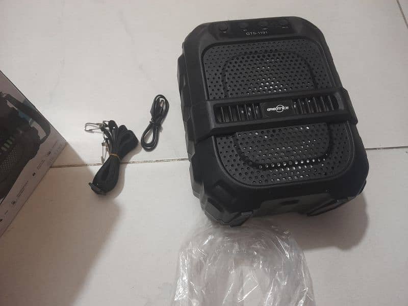 mp3 rechargeable 6.5 inch speaker 2