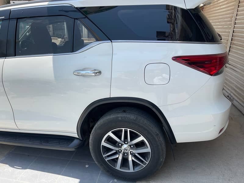 toyota fortuner 2017 4x4 v 2017 3