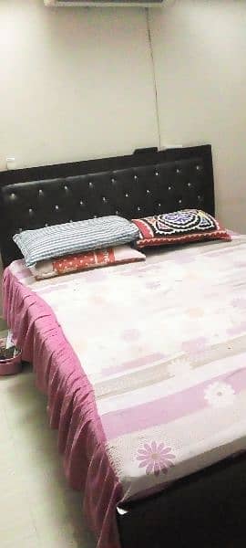 Bed with mattress and dressing table 1