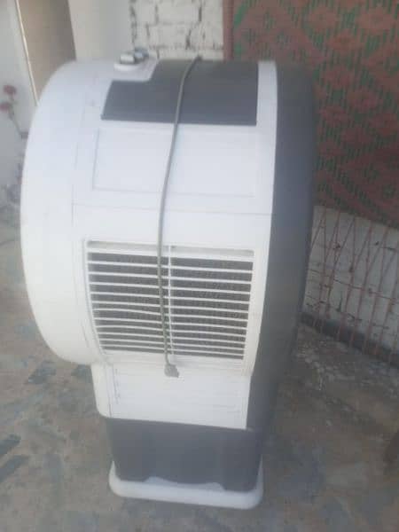 Air Cooler good condition 100% working  no repair 1