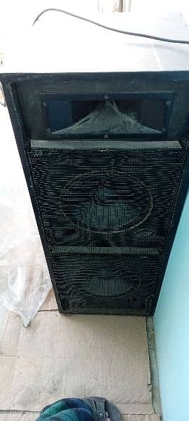 speaker 10inch's x 2 with Excellent speaker box 3