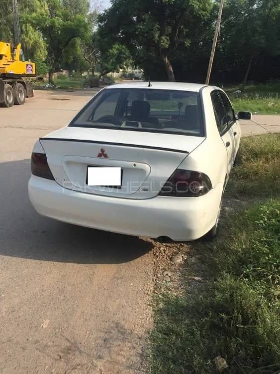 Mitsubishi Lancer 2005 for Urgent Sale (Automatic) 2