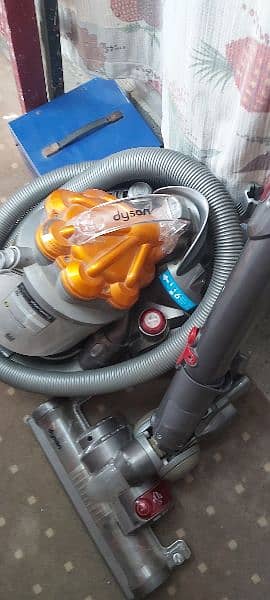 Vacuum cleaner with converter  110. ( DYSON company ) 2