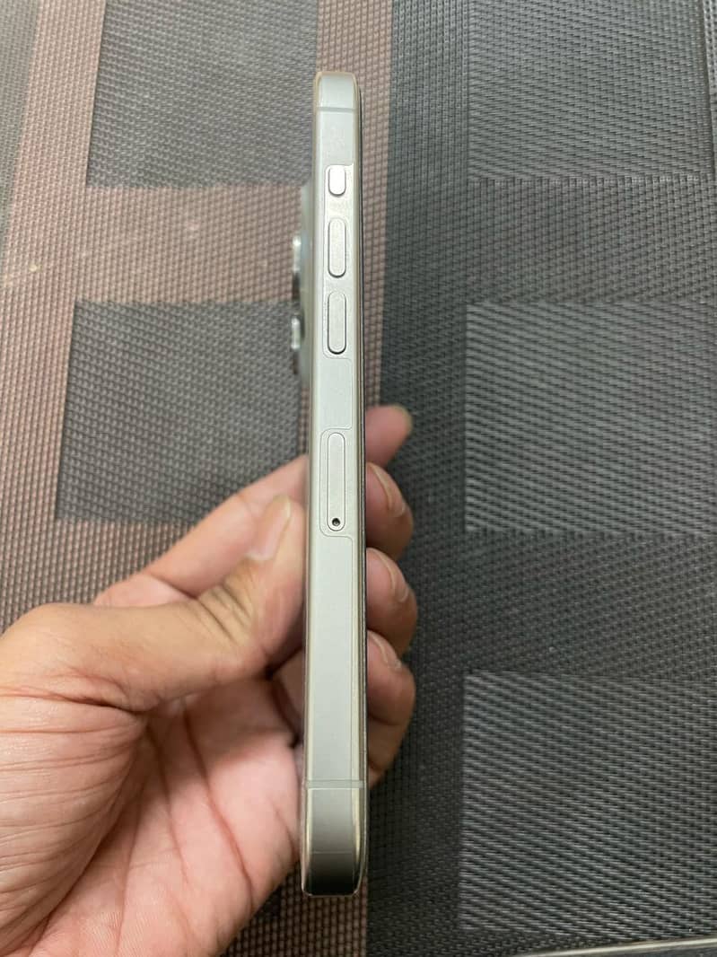 iphone 15 Pro 256 GB PTA Approved 4