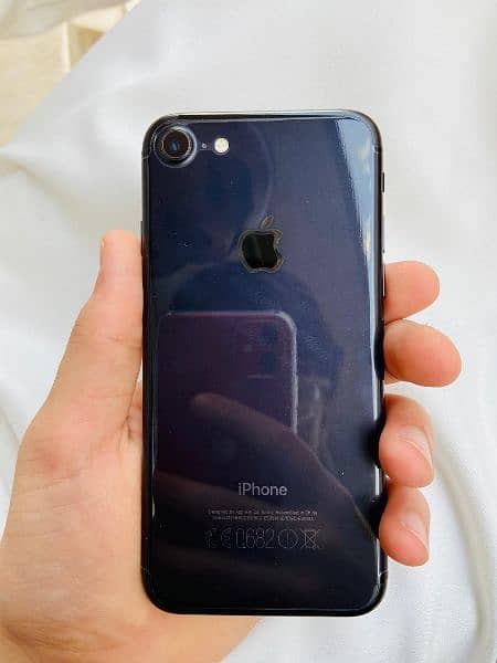iphone 7.128gb pta approved seald phone 3