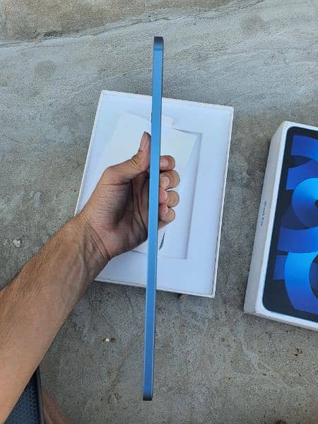 Ipad Air 5 64GB with box charger 10/10 (5 month warrenty) 4