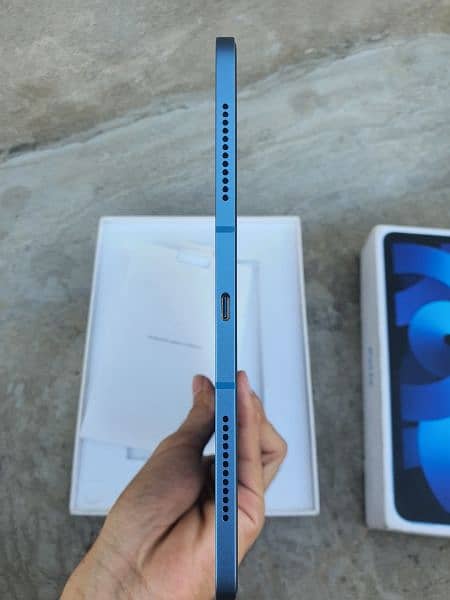 Ipad Air 5 64GB with box charger 10/10 (5 month warrenty) 5