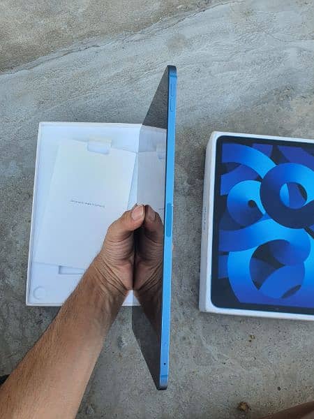 Ipad Air 5 64GB with box charger 10/10 (5 month warrenty) 6