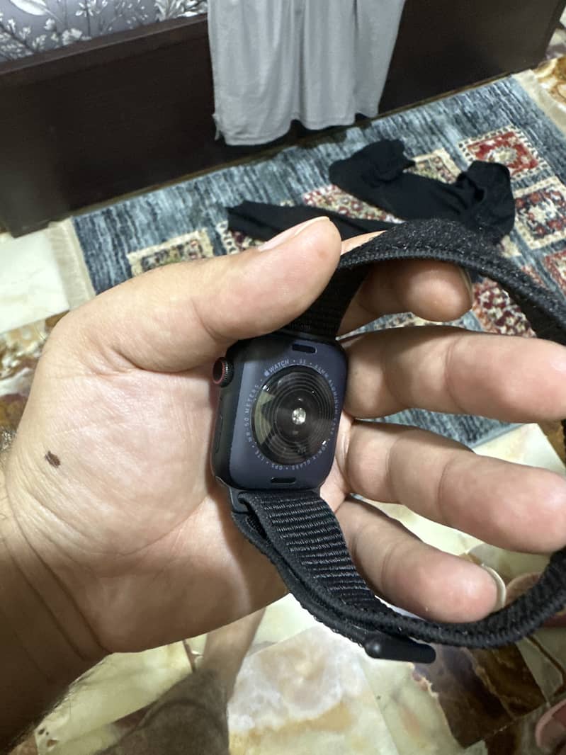 Apple watch SE Gen2 44mm 1