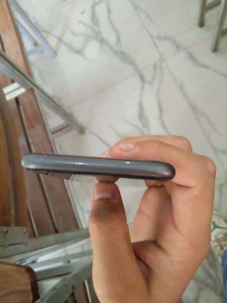 iPhone 8 New condition 2