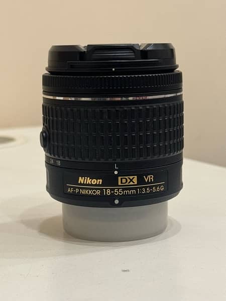 Nikon d5600 + Nikkor 50mm 1.8 + 18 - 55mm kit lens + Accessories 9