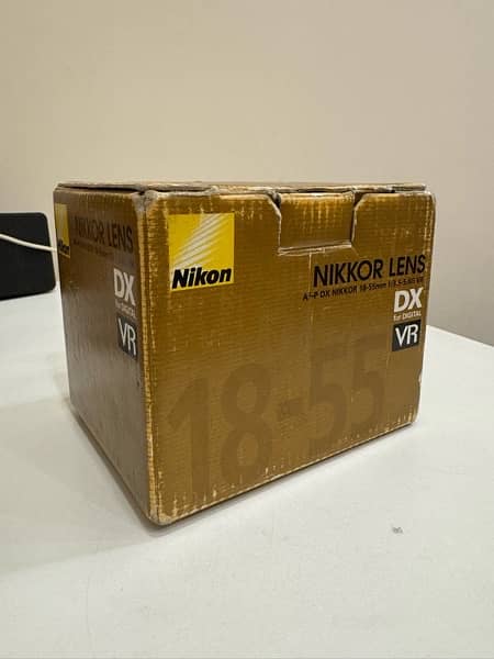 Nikon d5600 + Nikkor 50mm 1.8 + 18 - 55mm kit lens + Accessories 17