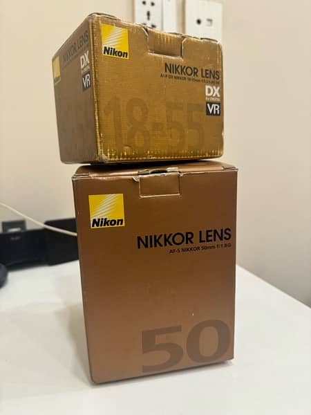 Nikon d5600 + Nikkor 50mm 1.8 + 18 - 55mm kit lens + Accessories 18