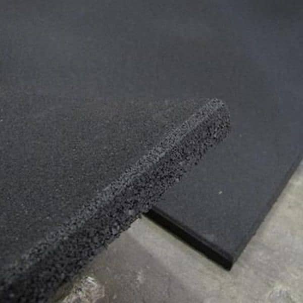Gym rubber tile available 20"x20" 2