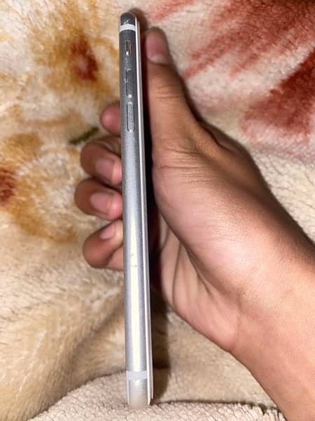 iPhone 7 non 128gn battery 81% condition 8.5/10 2