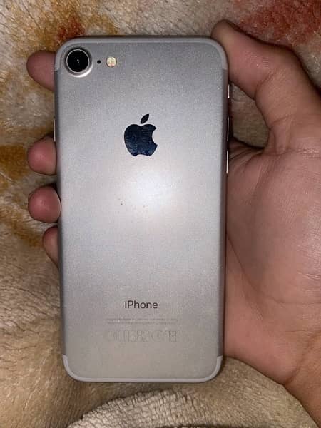 iPhone 7 non 128gn battery 81% condition 8.5/10 3