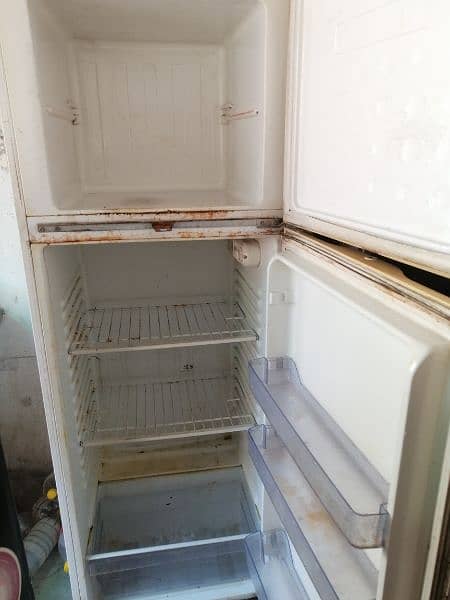 in very good condition fridge 1