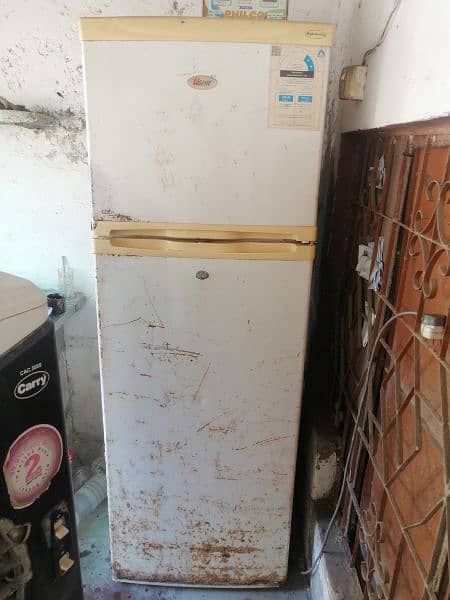 in very good condition fridge 4